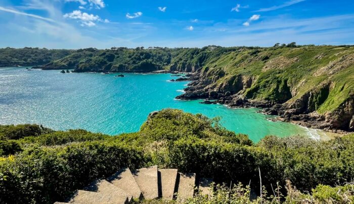 The coastal path from Jerbourg to Saints Bay (credit - Katia from the Absolute Escapes team)