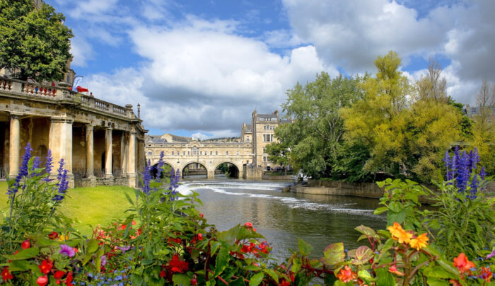 River Avon in Bath looking towards Pulteney Bridge