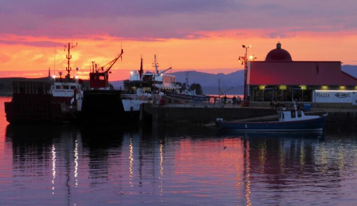 Sunset at Oban Harbour (Credit - Steve Gow)