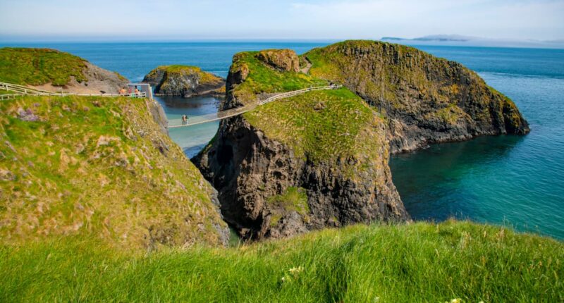 Carrick-a-Rede, Causeway Coast (Credit - Tourism Ireland)