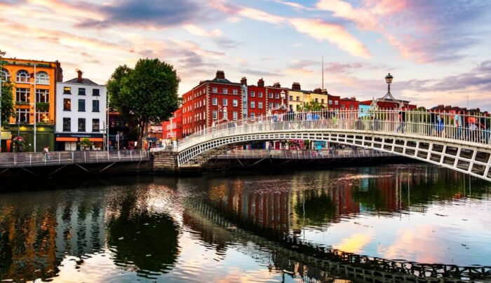 Ha'penny Bridge, Dublin