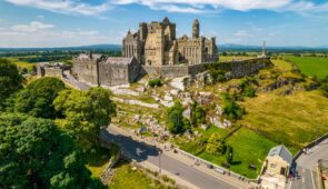 Rock of Cashel, Co Tipperary (credit - Fáilte Ireland)