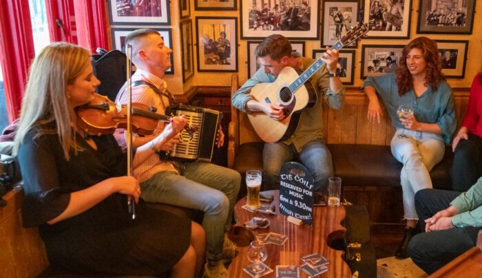 Traditional Irish music in Galway (credit - Fáilte Ireland)